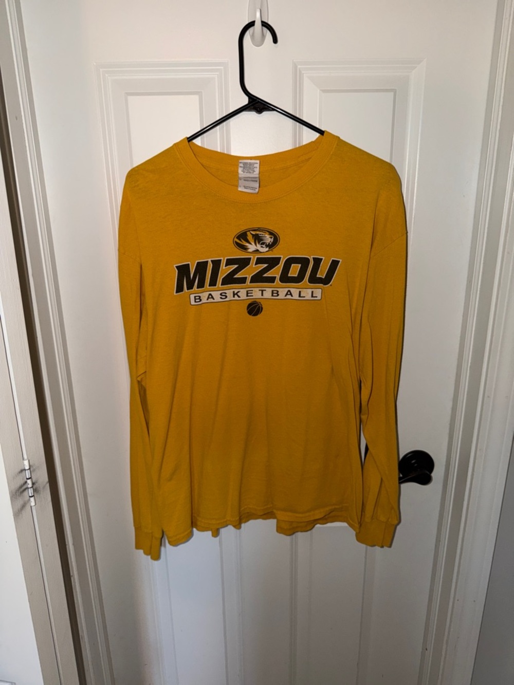 Gildan Mizzou Basketball Long Sleeve Tee - Gold/Black